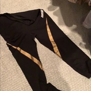 Gap Maternity Workout Capri Leggings
